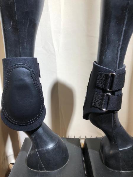 Ekkia Streichkappen schwarz Warmblut