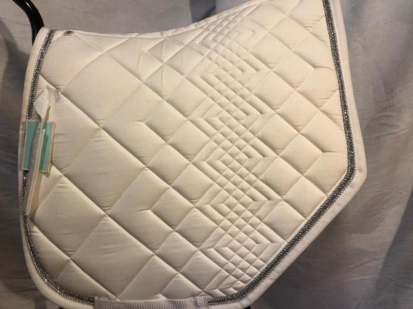 Imperial Schabracke "Simply the Best" Dressur weiß dreifarbiges Kordell